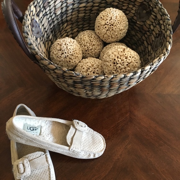 Shoes - Picture 3 of 3